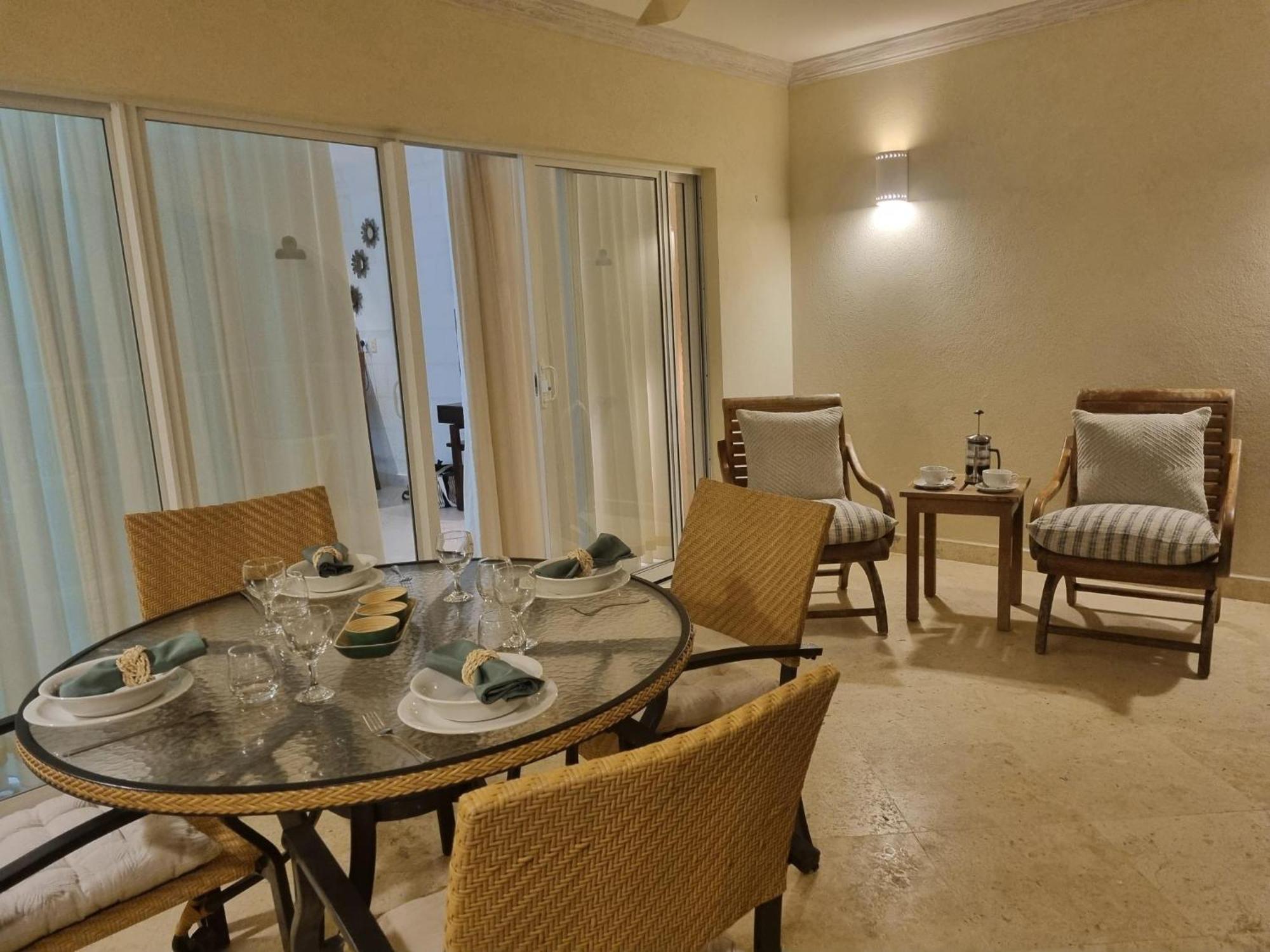 Royal Apartments 1 Bedroom Apartment Sea Views Сент-Джеймс Экстерьер фото